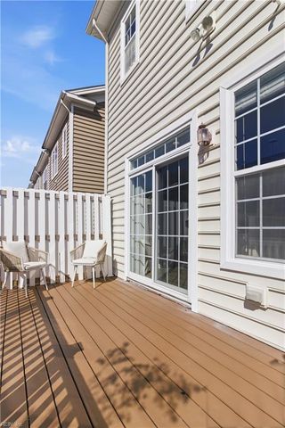 229 Tigerlilly DR, Portsmouth, VA 23701