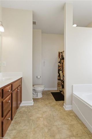 229 Tigerlilly DR, Portsmouth, VA 23701