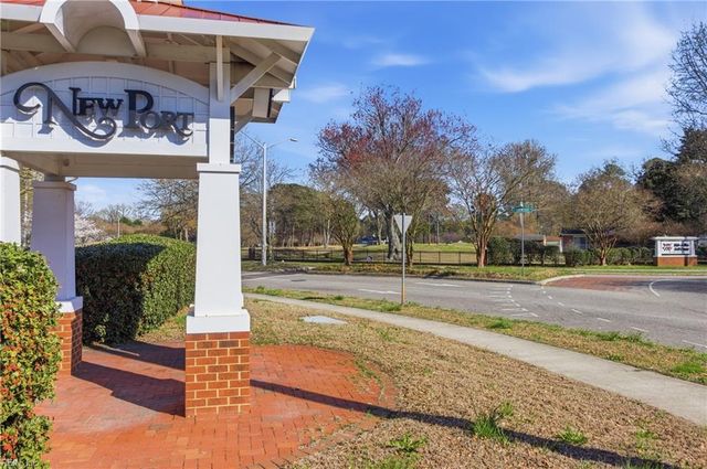 229 Tigerlilly DR, Portsmouth, VA 23701