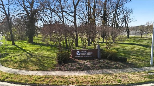 229 Tigerlilly DR, Portsmouth, VA 23701