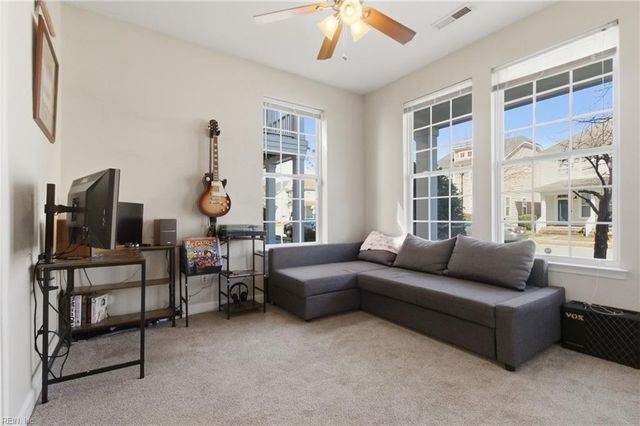 229 Tigerlilly DR, Portsmouth, VA 23701