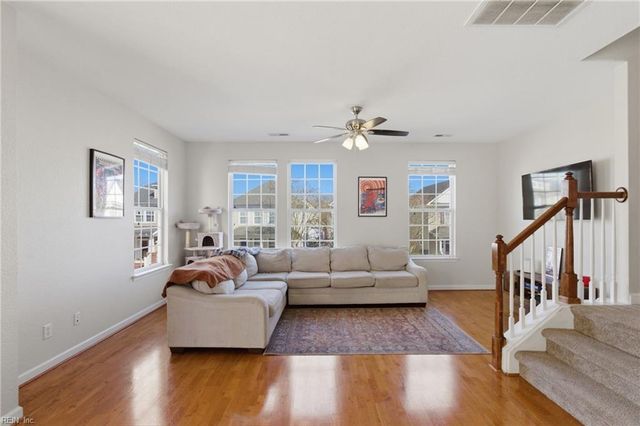 229 Tigerlilly DR, Portsmouth, VA 23701