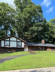 1401 Brittany Hills Drive, Dayton, OH 45459