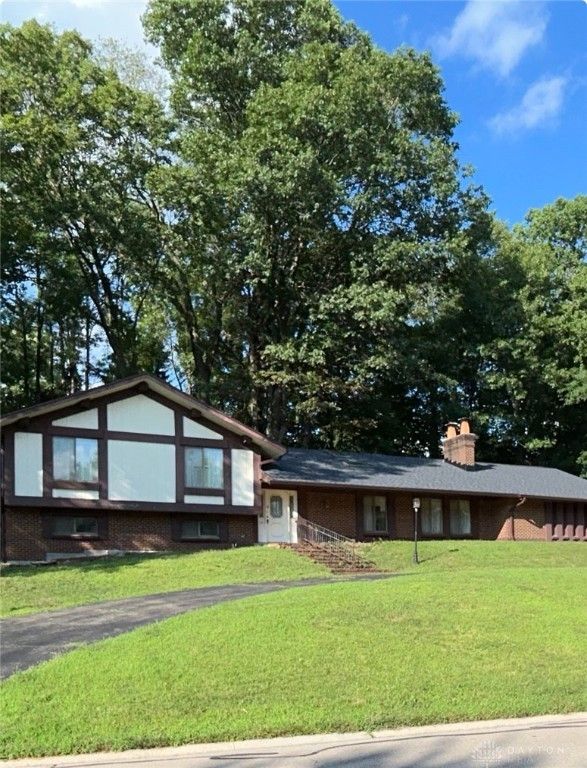 1401 Brittany Hills Drive, Dayton, OH 45459