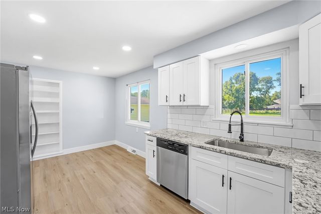 285 Nobottom Road, Berea, OH 44017