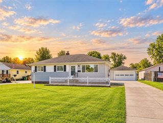285 Nobottom Road, Berea, OH 44017