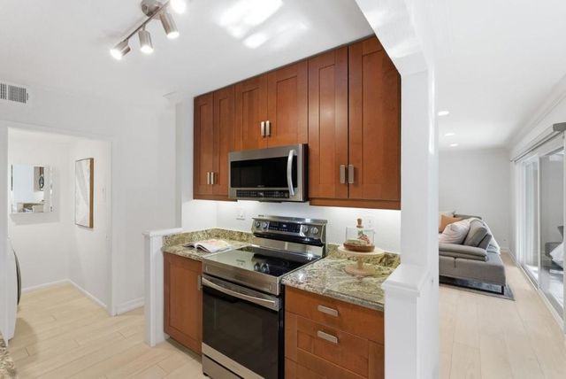 3335 La Mesa Drive 4, San Carlos, CA 94070