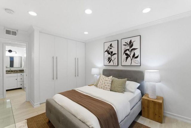 3335 La Mesa Drive 4, San Carlos, CA 94070