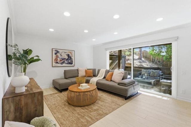 3335 La Mesa Drive 4, San Carlos, CA 94070