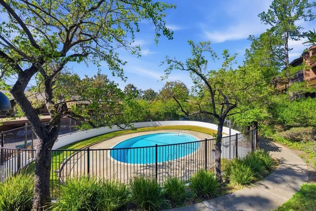 3335 La Mesa Drive 4, San Carlos, CA 94070