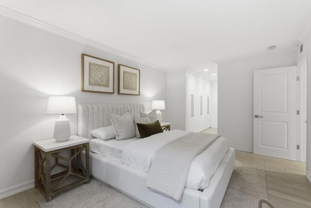 Image 19 of property listing at 3335 La Mesa Drive 4, San Carlos, CA 94070