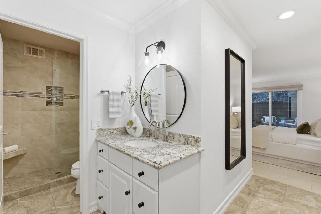 Image 24 of property listing at 3335 La Mesa Drive 4, San Carlos, CA 94070