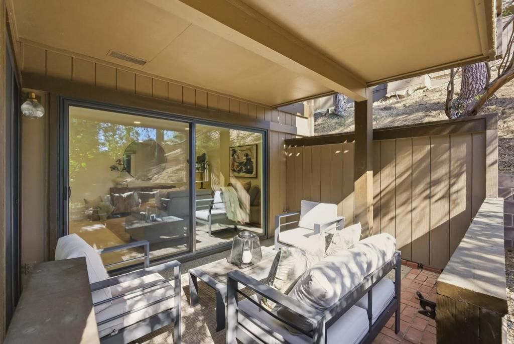 Image 28 of property listing at 3335 La Mesa Drive 4, San Carlos, CA 94070