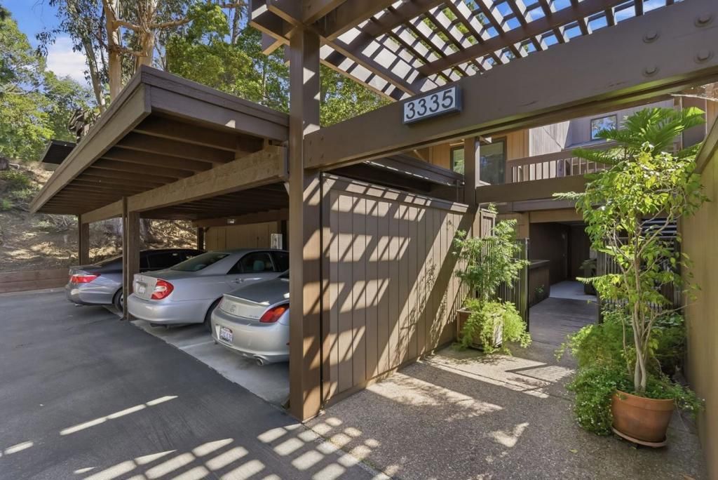 Image 30 of property listing at 3335 La Mesa Drive 4, San Carlos, CA 94070