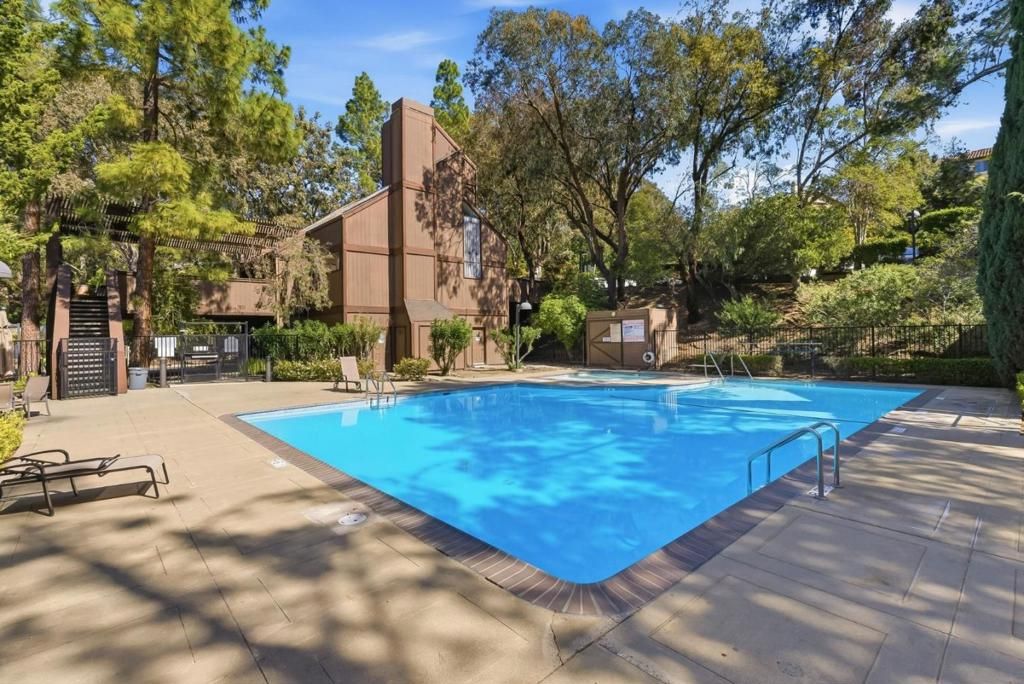 Image 36 of property listing at 3335 La Mesa Drive 4, San Carlos, CA 94070