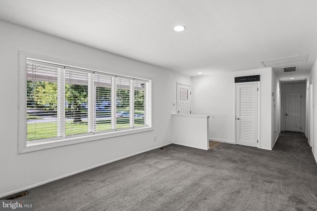 85 MYRTLE AVE, Mickleton, NJ 08056
