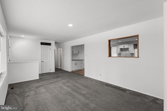 85 MYRTLE AVE, Mickleton, NJ 08056