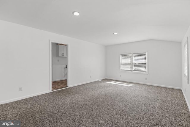 85 MYRTLE AVE, Mickleton, NJ 08056