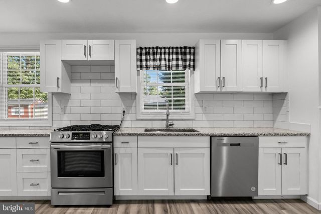 85 MYRTLE AVE, Mickleton, NJ 08056