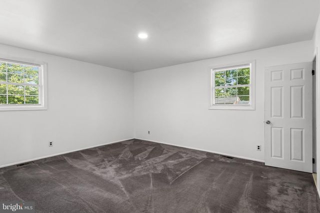 85 MYRTLE AVE, Mickleton, NJ 08056