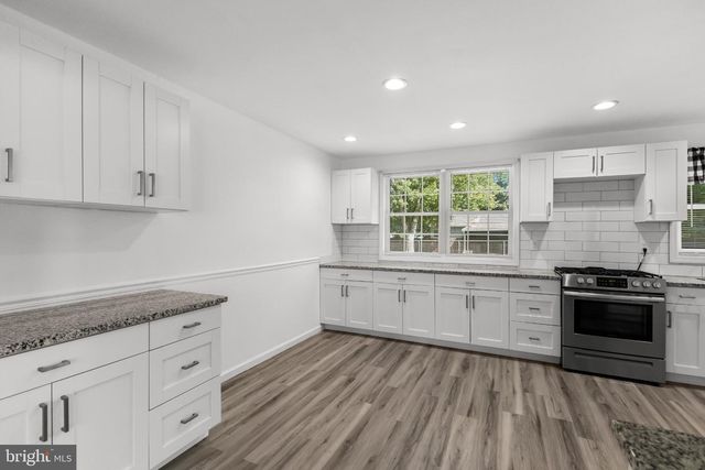 85 MYRTLE AVE, Mickleton, NJ 08056