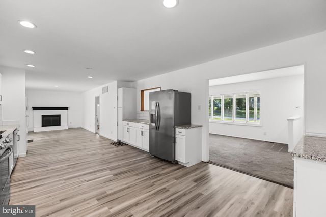 85 MYRTLE AVE, Mickleton, NJ 08056