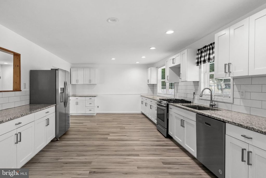 85 MYRTLE AVE, MICKLETON, NJ 08056 — photo 5