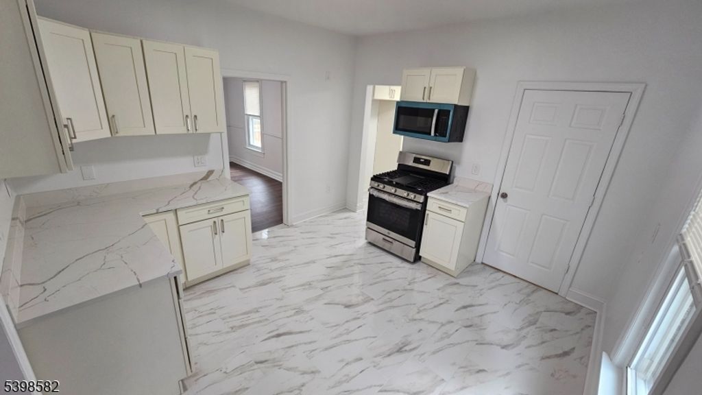 5 Jefferson St, Newton Town, NJ 07860 — photo 4