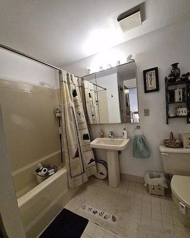 65 Lake Ave 808, Worcester, MA 01604