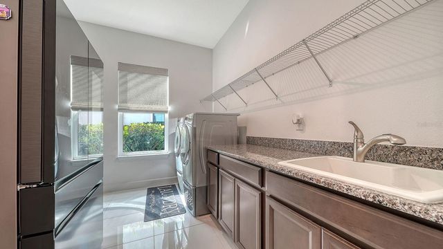 9296 STARRY NIGHT AVENUE, Sarasota, FL 34241