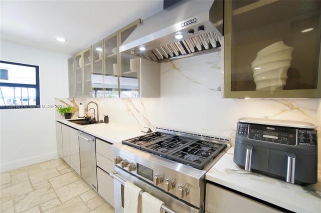 1112 Mandarin Isle, Fort Lauderdale, FL 33315