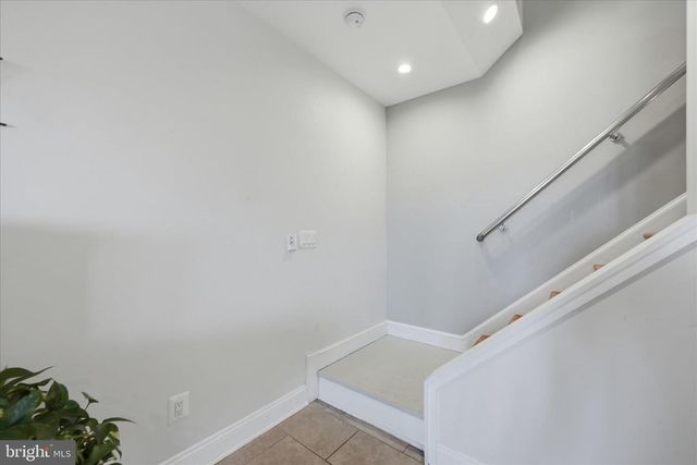 500 DELICIOUS RD, Linden, VA 22642