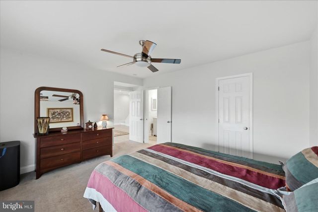 500 DELICIOUS RD, Linden, VA 22642