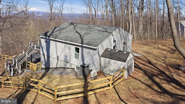 500 DELICIOUS RD, Linden, VA 22642