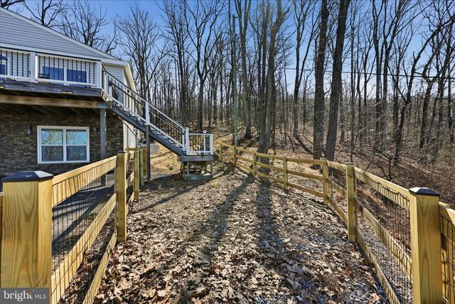 500 DELICIOUS RD, Linden, VA 22642