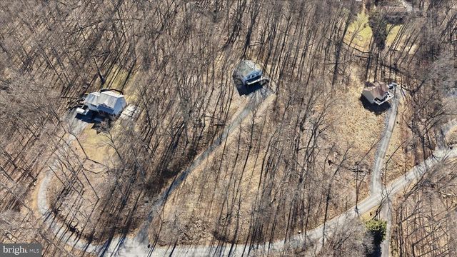 500 DELICIOUS RD, Linden, VA 22642