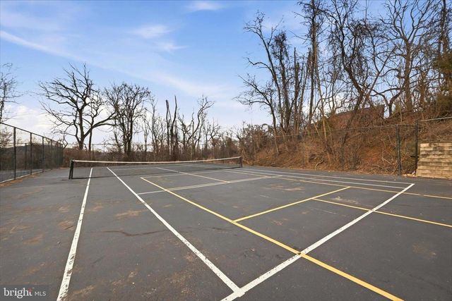 500 DELICIOUS RD, Linden, VA 22642