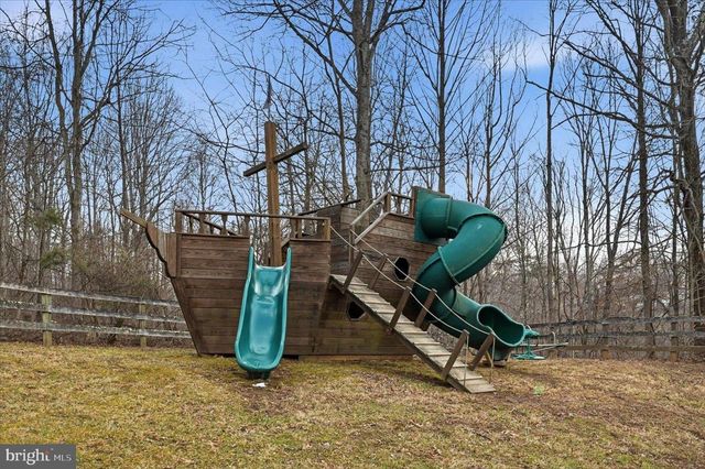 500 DELICIOUS RD, Linden, VA 22642