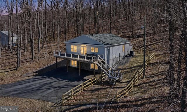 500 DELICIOUS RD, Linden, VA 22642