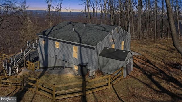 500 DELICIOUS RD, Linden, VA 22642