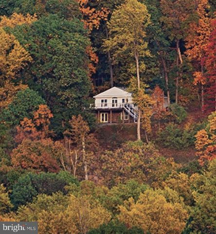 500 DELICIOUS RD, Linden, VA 22642