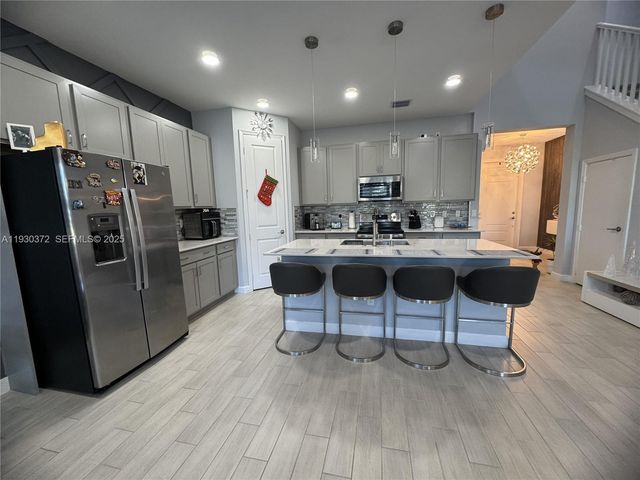 4862 Navali Dr, Lake Worth, FL 33467