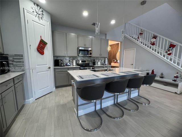 4862 Navali Dr, Lake Worth, FL 33467