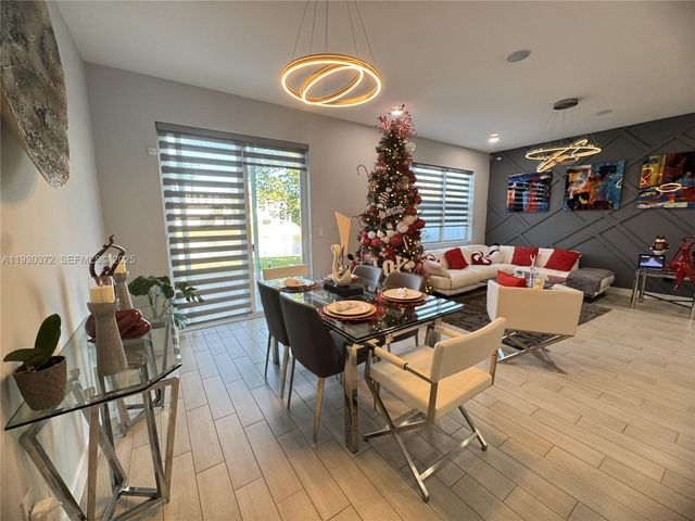 4862 Navali Dr, Lake Worth, FL 33467