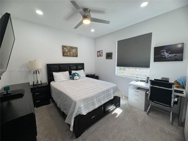 4862 Navali Dr, Lake Worth, FL 33467