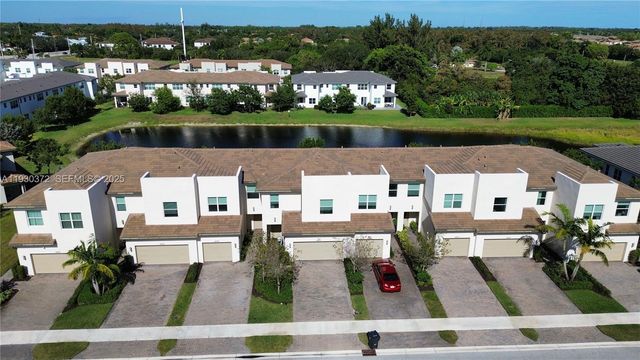 4862 Navali Dr, Lake Worth, FL 33467
