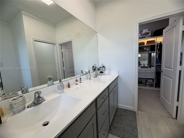 4862 Navali Dr, Lake Worth, FL 33467