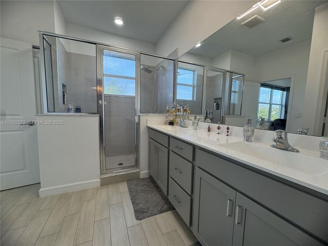 4862 Navali Dr, Lake Worth, FL 33467