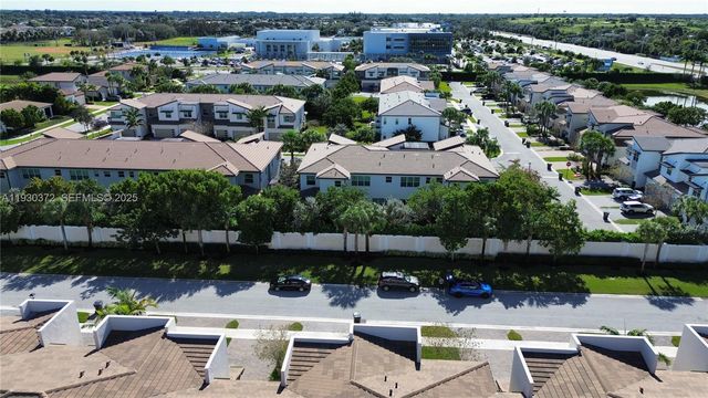 4862 Navali Dr, Lake Worth, FL 33467