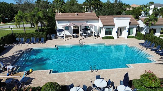 4862 Navali Dr, Lake Worth, FL 33467